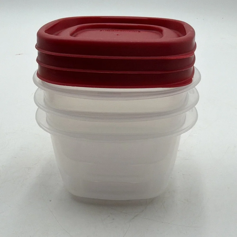 Lot 3 Rubbermaid 7J57 Racer Red Easy Find Lid 2 Cup Food Storage Container NEW